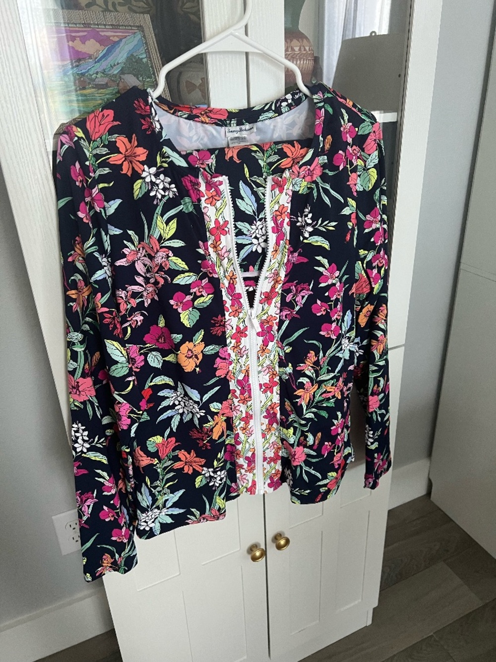Tommy Bahama floral swim-set, Rashguard + swim-skorts! Size XL